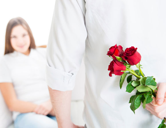 طرق سهلة وفكاهية يمكن الاعتذار من خلالها للزوجة