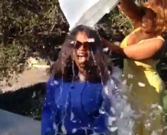 المشاهير في تحدي "وعاء الماء المثلج - ice bucket challenge"