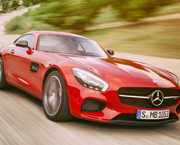 مرسيدس AMG GT بألوان براقة لتفحيط ممتع