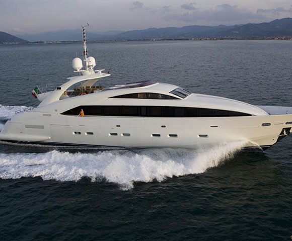 حوض بناء السفن ISA Yachts يكشف عن يخته الجديد يارا 44