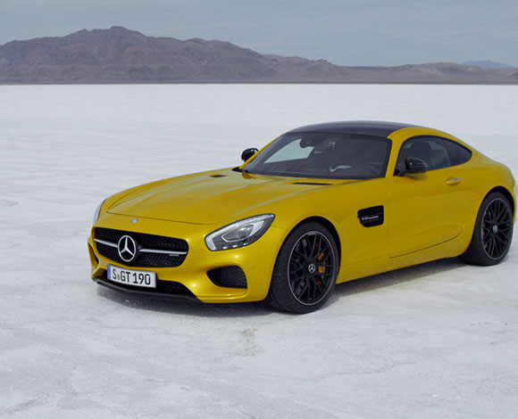 مرسيدس AMG GT بألوان براقة لتفحيط ممتع