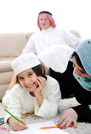 اذا كنت تتحضر للزواج مرة اخرى... هكذا تقدم زوجتك الثانية لأطفالك