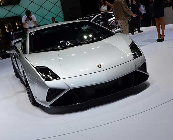 Gallardo LP 570 Squadra Corse من لامبورغيني: سيارة رياضية أنيقة