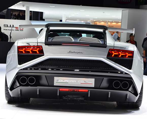 Gallardo LP 570 Squadra Corse من لامبورغيني: سيارة رياضية أنيقة