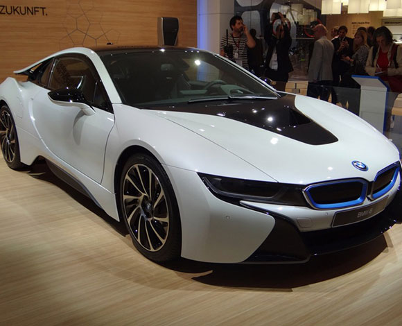 هل تطلق BMW سيارة M8 قوتها 600 حصان؟