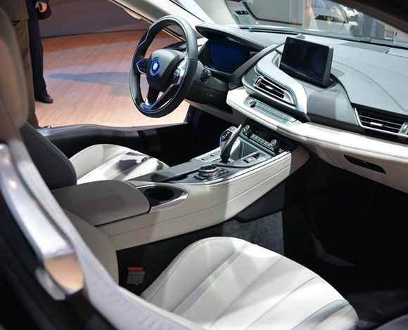 هل تطلق BMW سيارة M8 قوتها 600 حصان؟