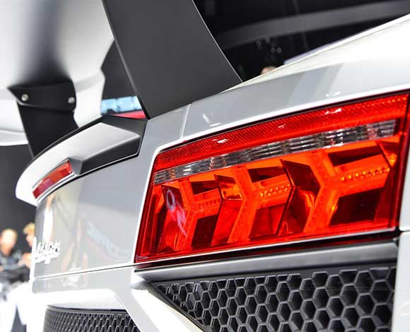 Gallardo LP 570 Squadra Corse من لامبورغيني: سيارة رياضية أنيقة