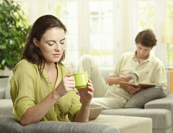 4 أفكار تساعد الزوج على إثارة غيرة زوجته