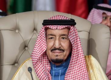 الملك سلمان يوافق على إقامة صلاة التراويح في الحرمين الشريفين