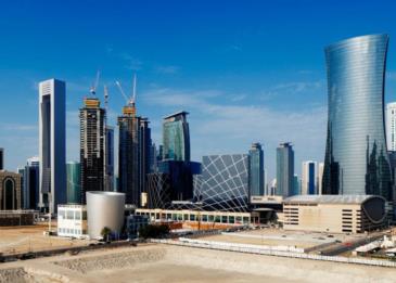 قطر تنفي نيتها بمنع تجديد إقامة من تتجاوز أعمارهم 45 عامًا