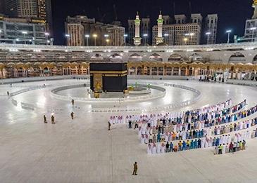 السعودية تؤكد أن أداء العمرة متاح للراغبين من داخل وخارج المملكة