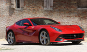 Ferrari F12 سيارة رياضية أنيقة